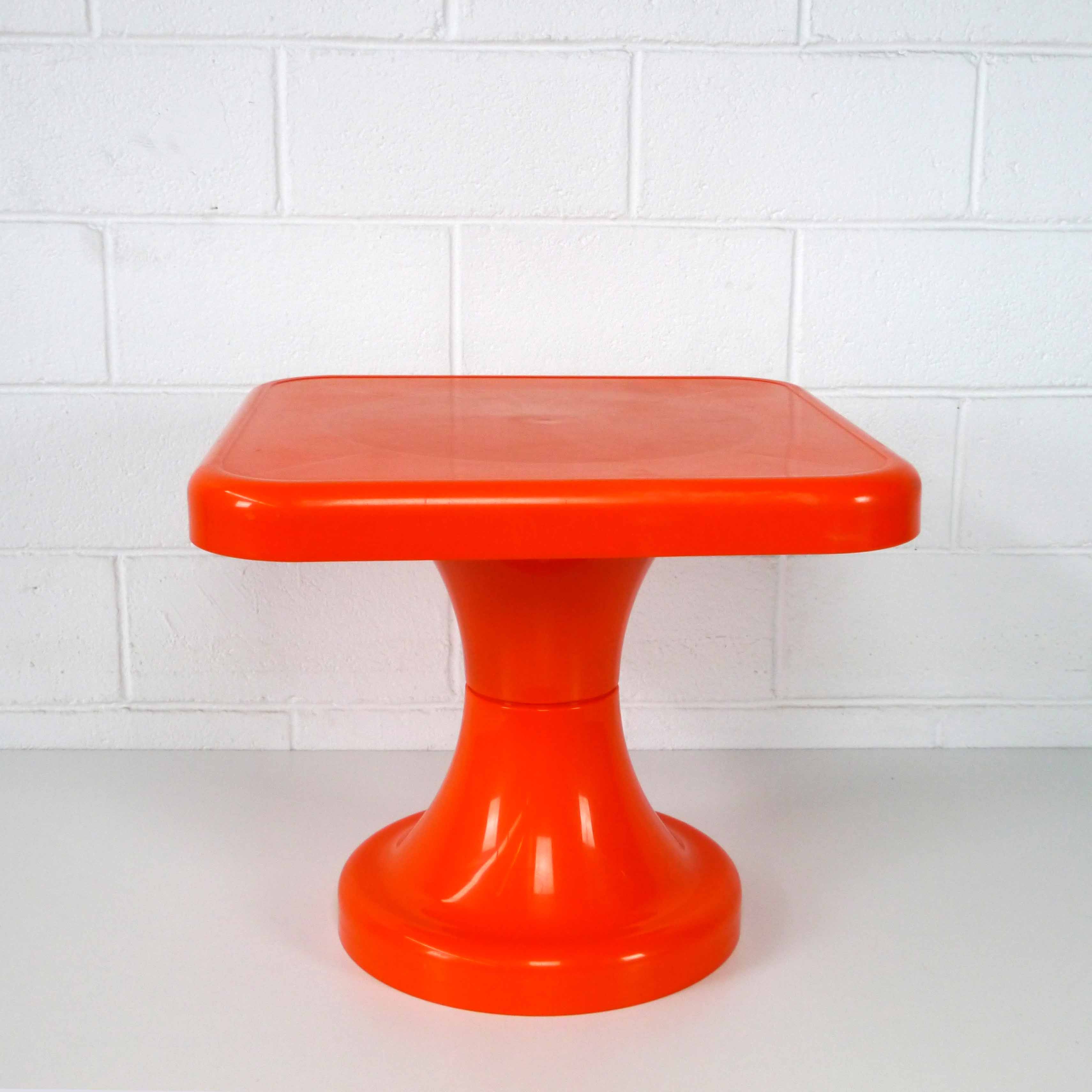 SELAP - Table & Chairs (4)
